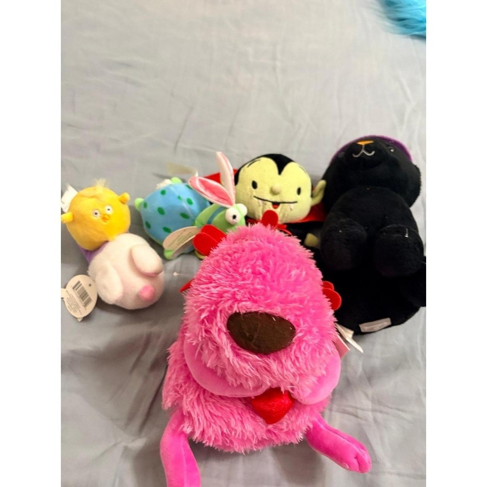 Hallmark plush bundle - Picture 4 of 4